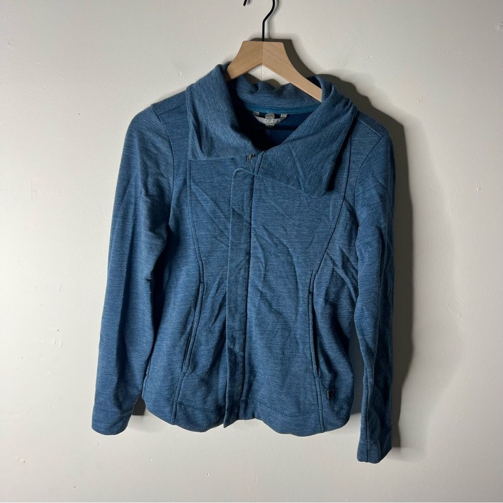 Smartwool woman’s size Medium Blue Wool Blend jacket Magnetic Cowl Neck